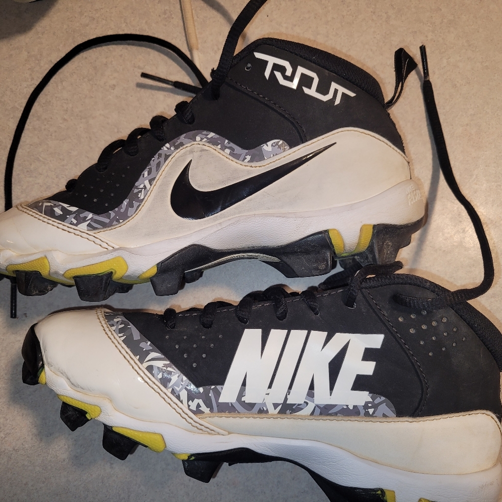 Nike Baseball Cleats